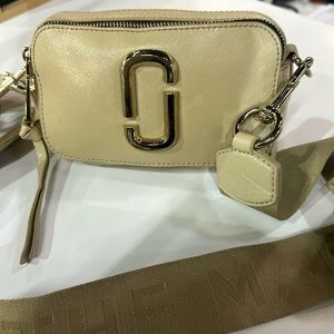 Marc Jacobs THE
SNAPSHOT bag